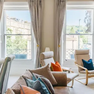  Apartment Luxury, Central, Sun-filled 3 Bed Haven In United Kingdom